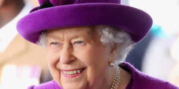 Queen Elizabeth, 95, Declines ‘Oldie of the Year’ Title, says She Doesn’t Qualify