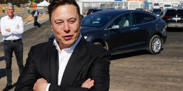 Twitter Users call on Elon Musk to sell 10% Tesla stocks To Pay Taxes