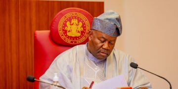 Akpabio-Criticizes-Fubara-Over-Rivers-Political-Crisis
